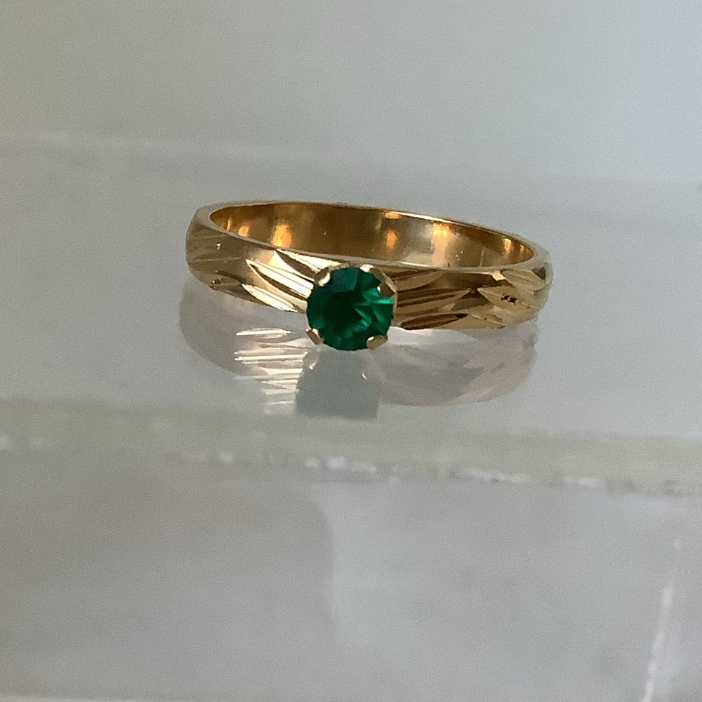 New vintage costume birthstone ring